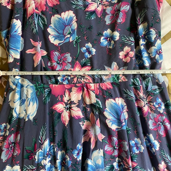 Floral V-Neck Sundress - Picture 6 of 11